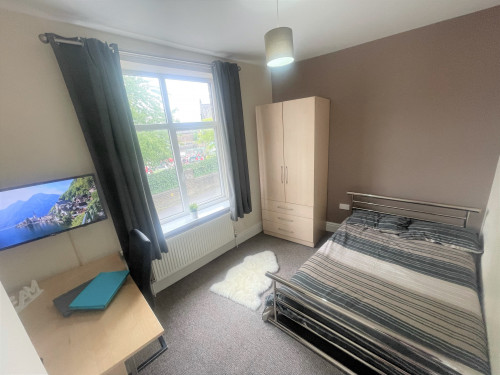 Bedroom 1 at 75A Junction Road